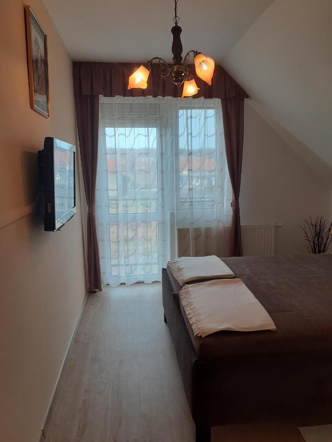 Pacsirta Vendeghaz Hotel Egerszalók Buitenkant foto