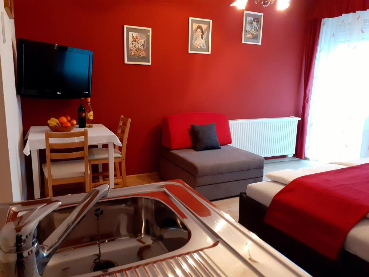 Pacsirta Vendeghaz Hotel Egerszalók Buitenkant foto